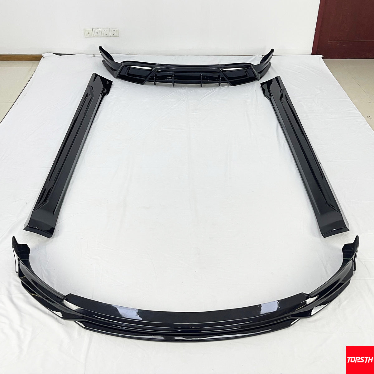 Tesla Model 3 (2024+) TOPSTH Design PP Injection-Molded Body Kit - Front Lip, Side Skirts, Rear Diffuser in Multiple Finishes
