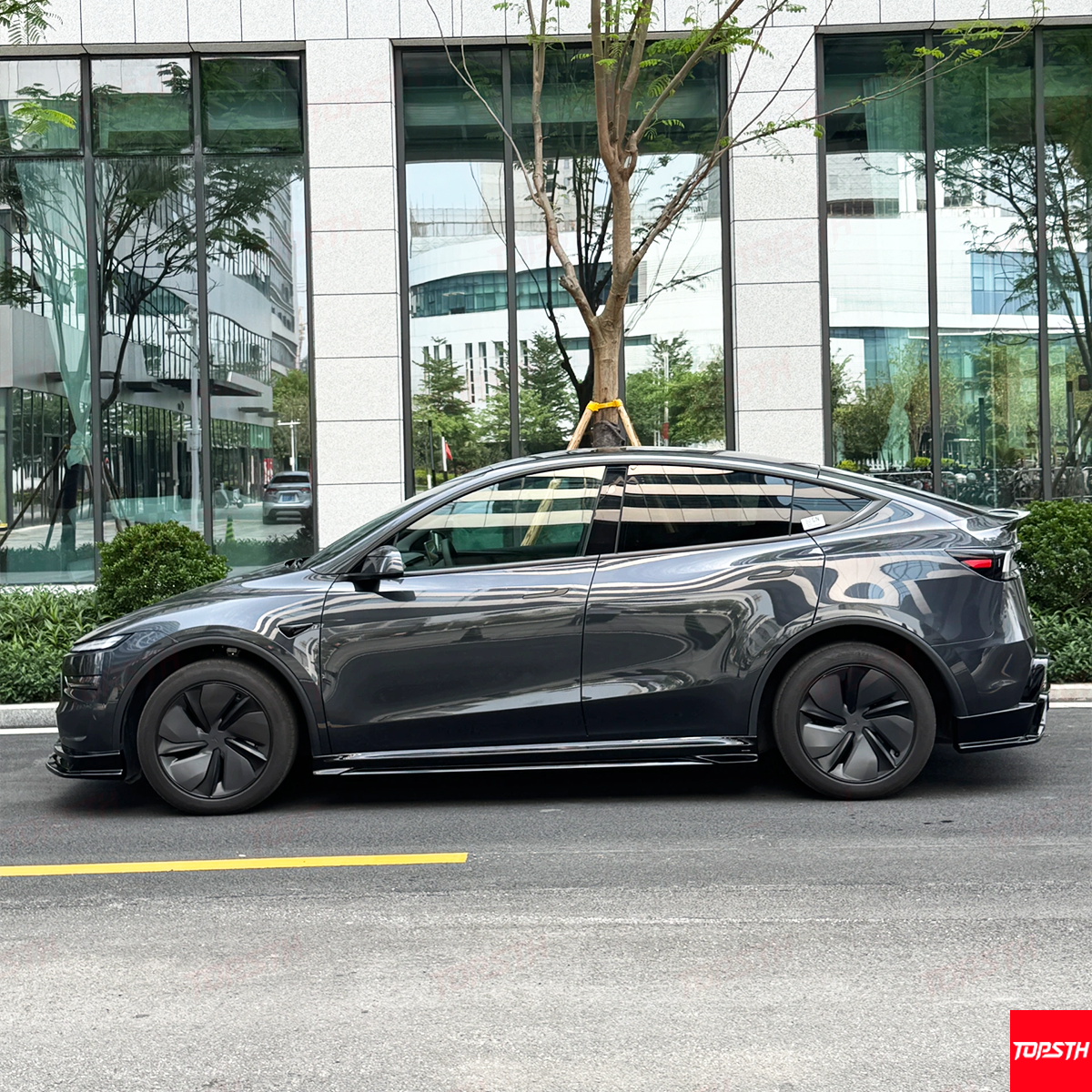 Tesla Model Y Juniper (2025+) ABS Body Kit - Front Lip, Side Skirts, Rear Diffuser for Sporty Style & Performance