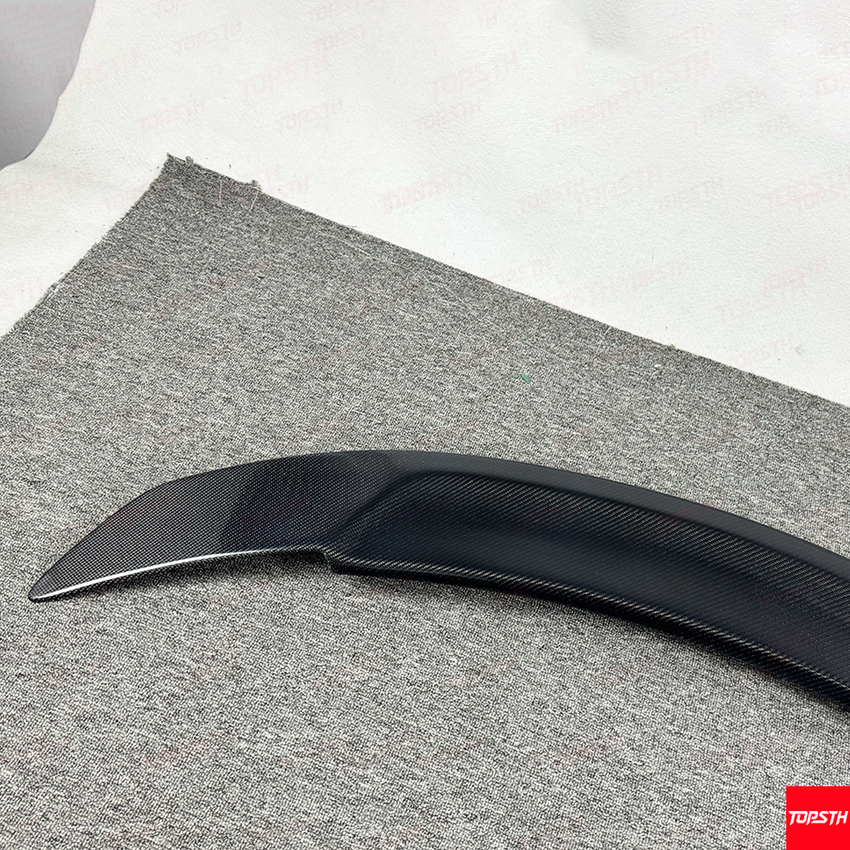 Tesla Model Y Juniper 2025+  RT Style Carbon Fiber Rear Spoiler