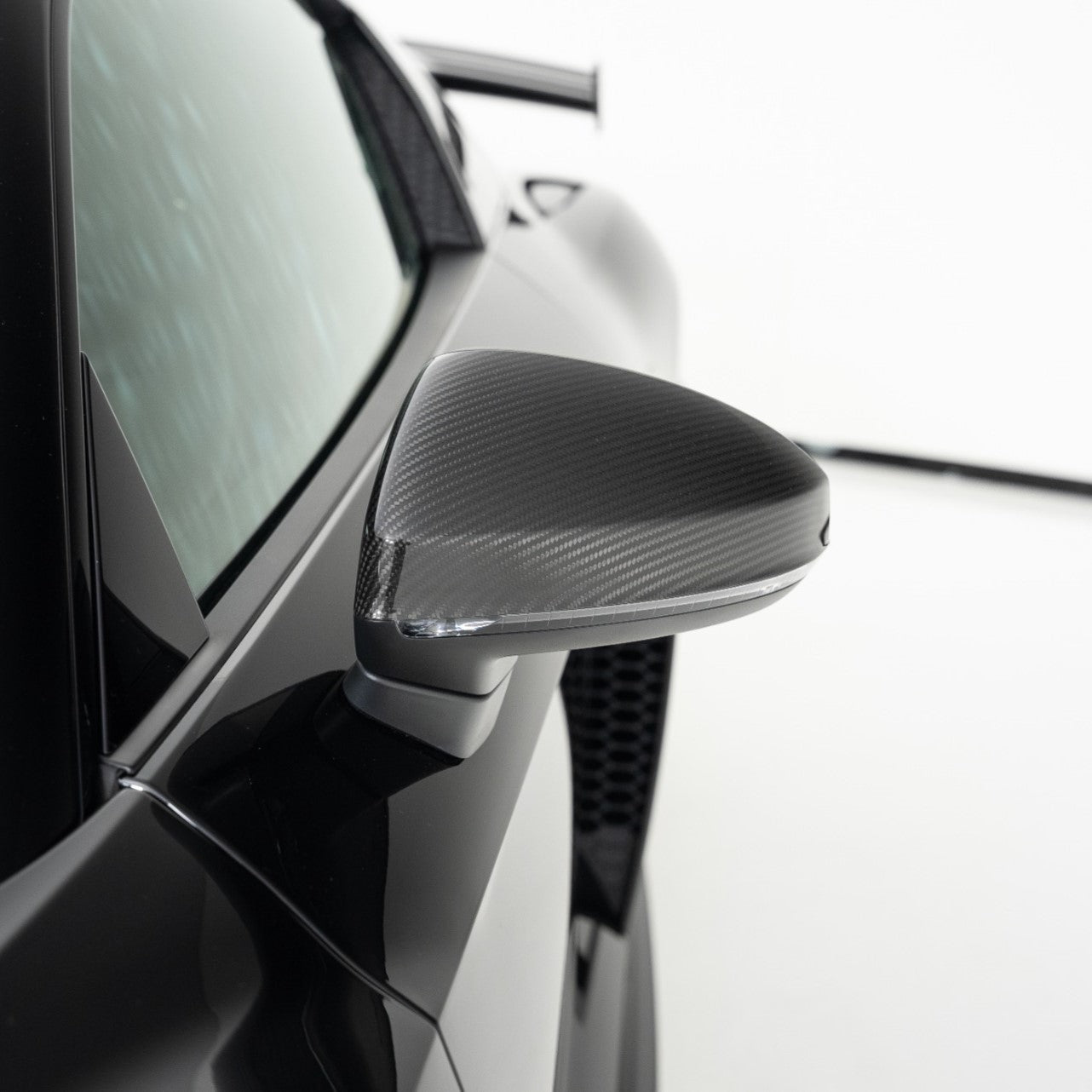 Audi vorgefertigte Carbonfaser-Spiegelkappen für R8 Gen 2 FL