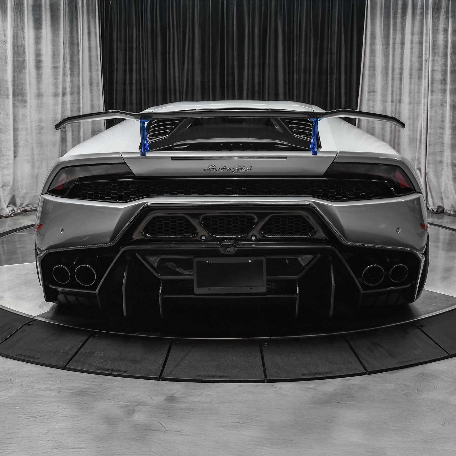 Lamborghini Pre-Preg Carbon Fiber Vorsteiner Style Rear Bumper & Diffuser for Huracan LP580 LP610