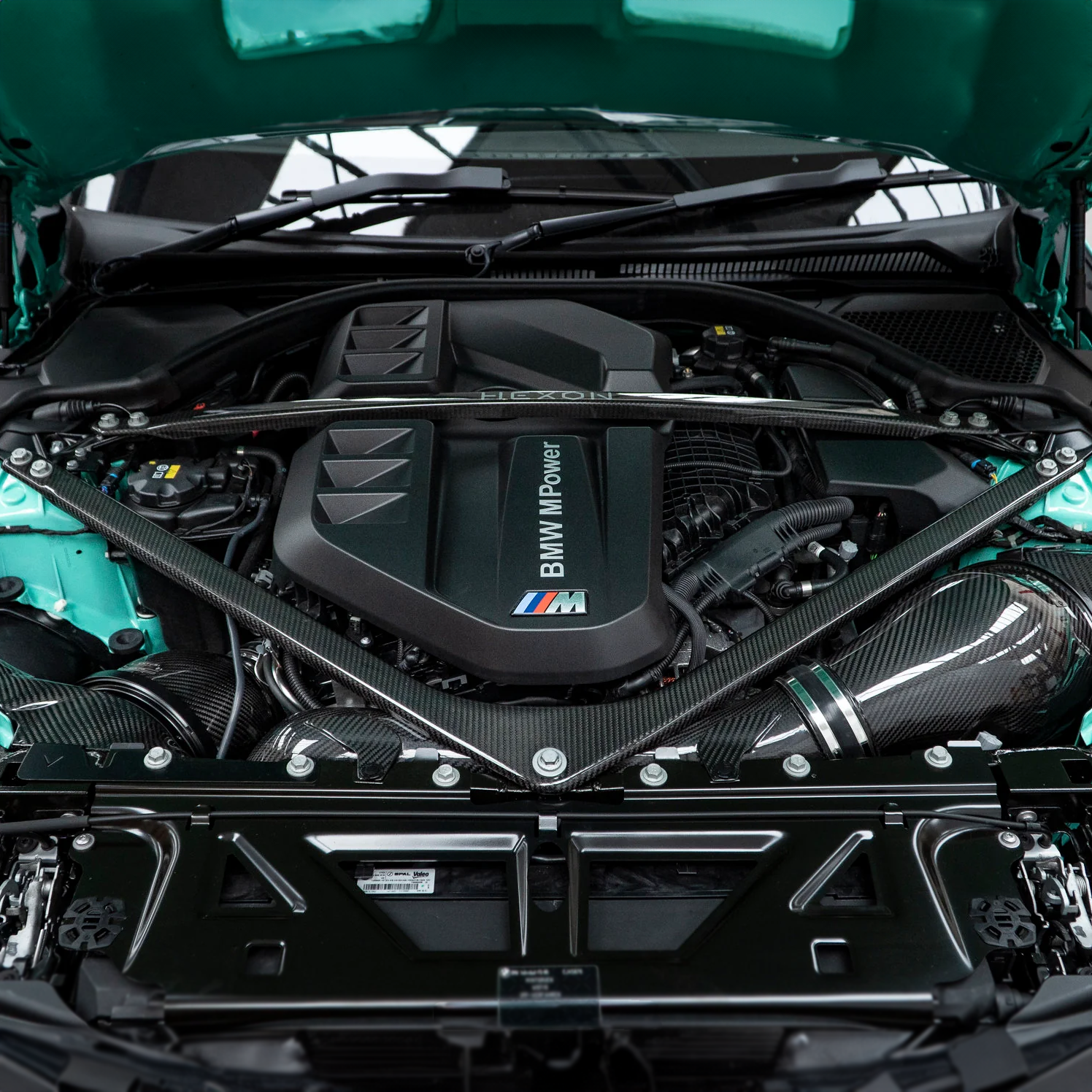 BMW G87 M2 / G80 M3 / G82 M4 Vorimprägnierte Motorstrebe aus Kohlefaser