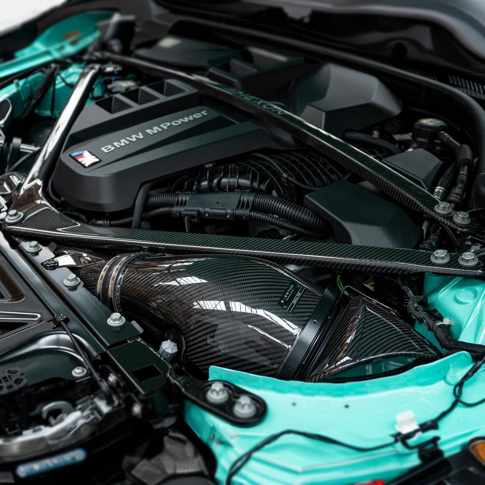 BMW G87 M2 / G80 M3 / G82 M4 Vorimprägnierte Motorstrebe aus Kohlefaser