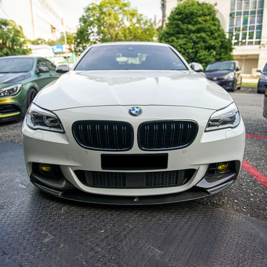 Divisor delantero BMW de fibra de carbono estilo M Performance para F10 