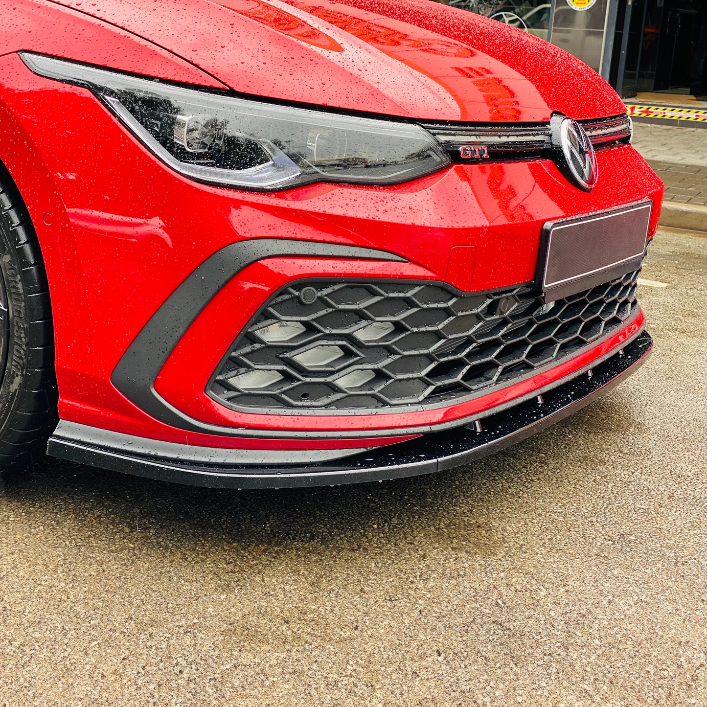Volkswagen Golf MK8 PFL Frontsplitter in Hochglanzschwarz 