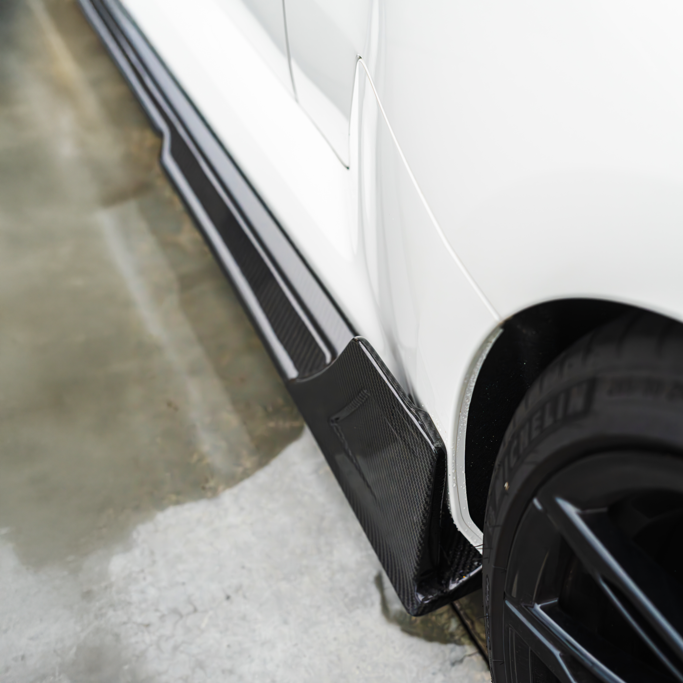 BMW Pre-Preg Carbonfaser TOPSTH Designs Seitenschweller für G87 M2