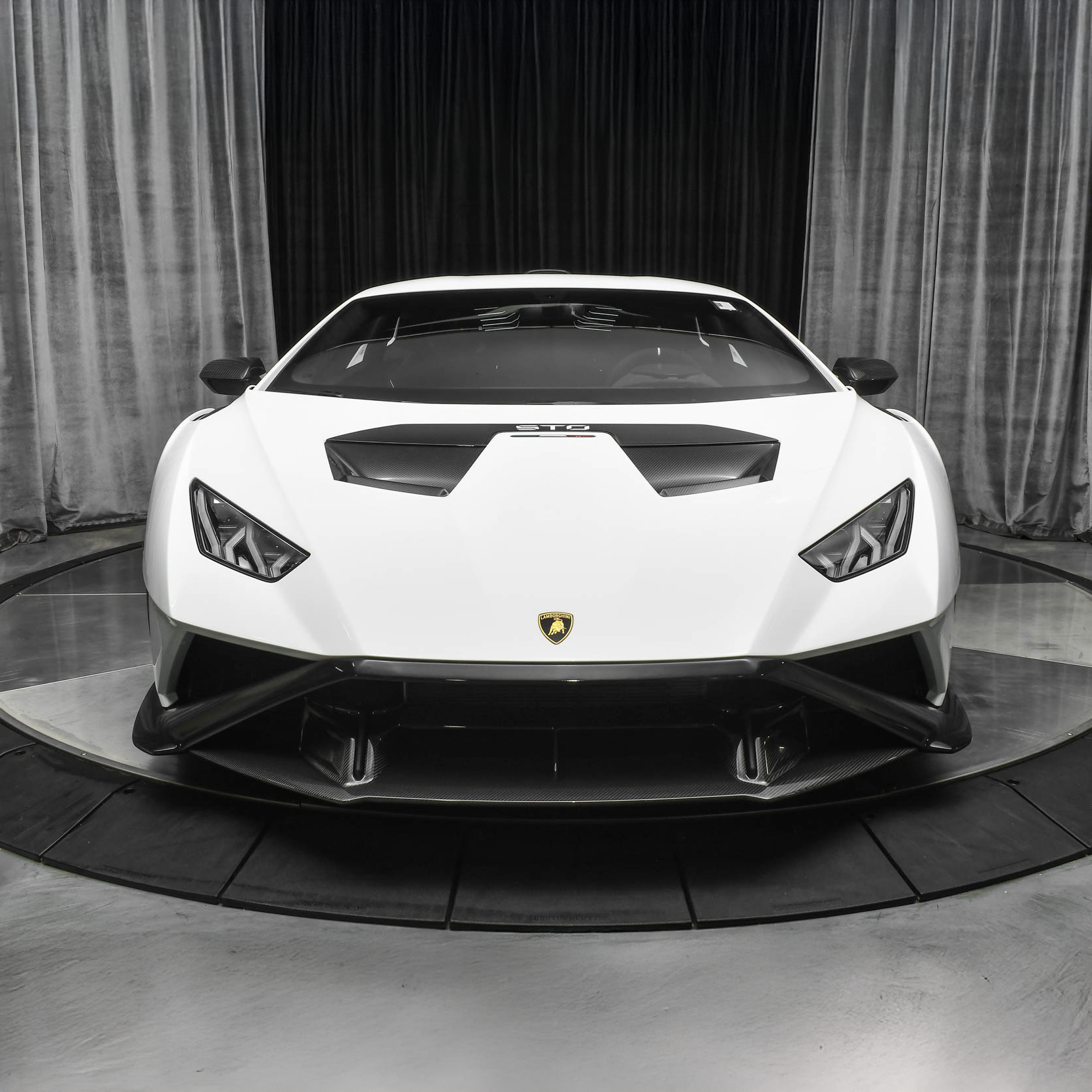 Lamborghini Pre-Preg Carbonfaser-Bodykit im STO-Stil für Huracan LP580 LP610 
