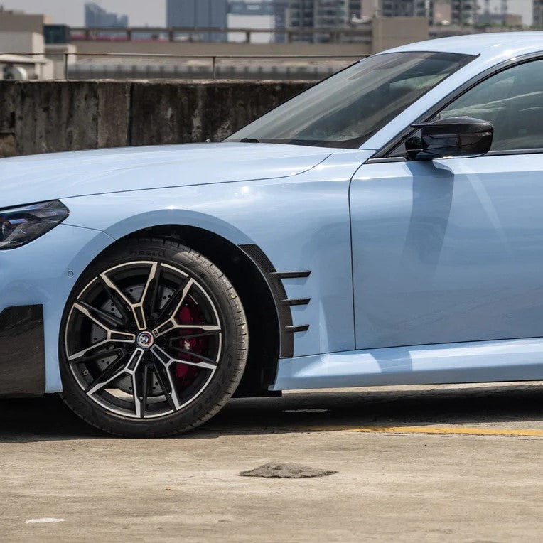 BMW vorgefertigte Carbonfaser-Kotflügelverkleidung im M Performance-Stil für den vorderen Kotflügel für G87 M2 (2023+)