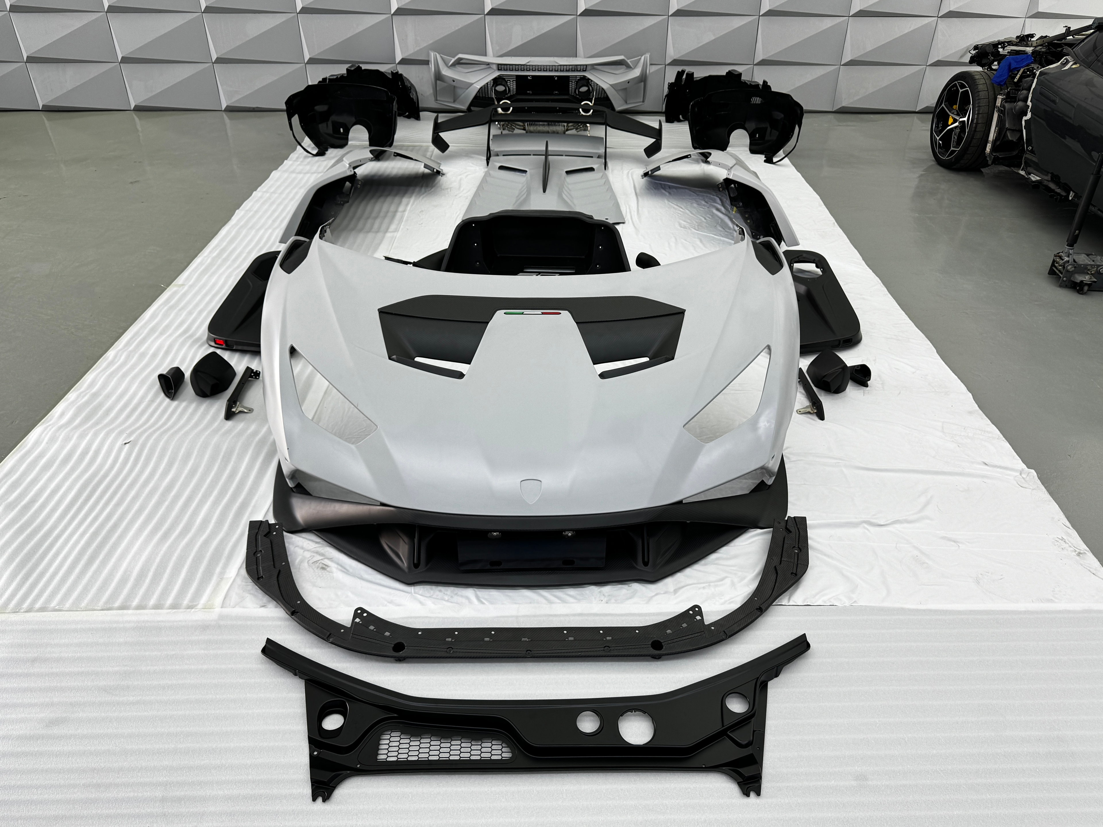 Lamborghini Pre-Preg Carbon Fiber STO Style Bodykit for Huracan LP580 LP610