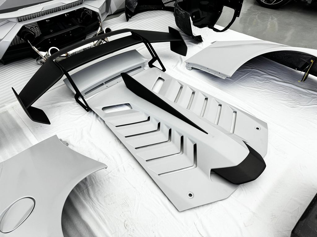 Lamborghini Pre-Preg Carbon Fiber STO Style Bodykit for Huracan LP580 LP610