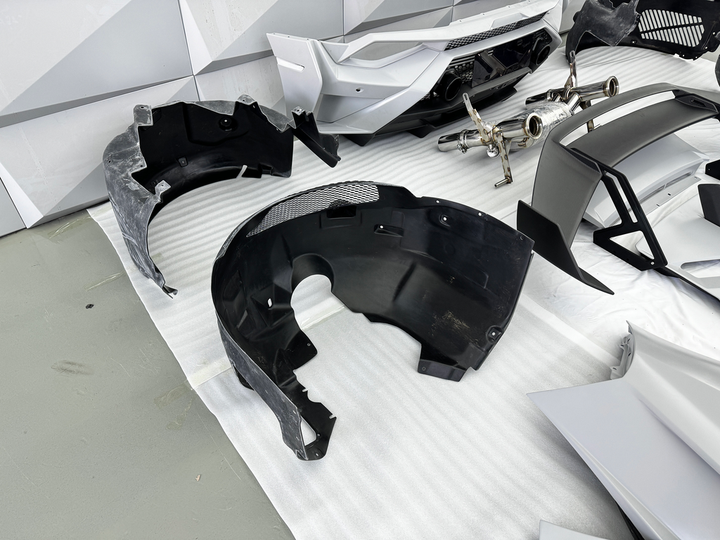 Lamborghini Pre-Preg Carbonfaser-Bodykit im STO-Stil für Huracan LP580 LP610 