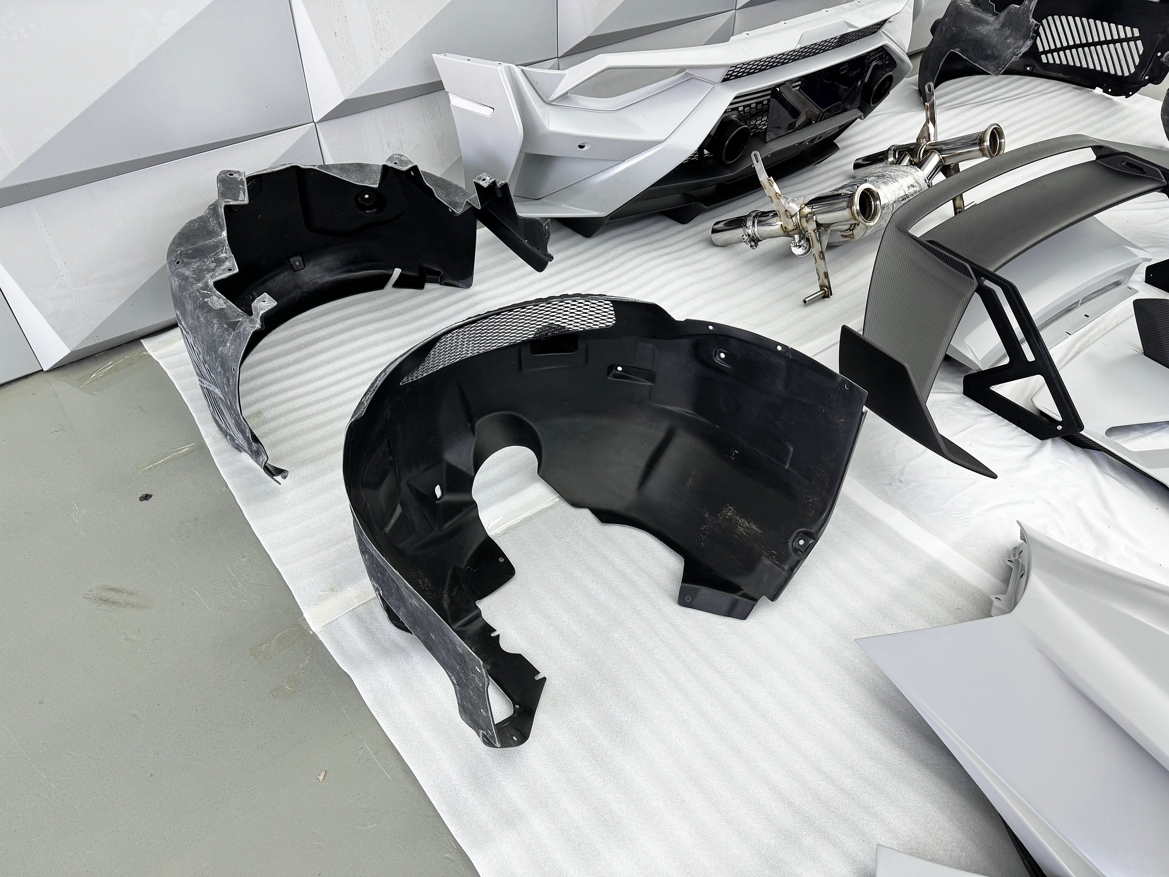 Lamborghini Pre-Preg Carbonfaser-Bodykit im STO-Stil für Huracan LP580 LP610 