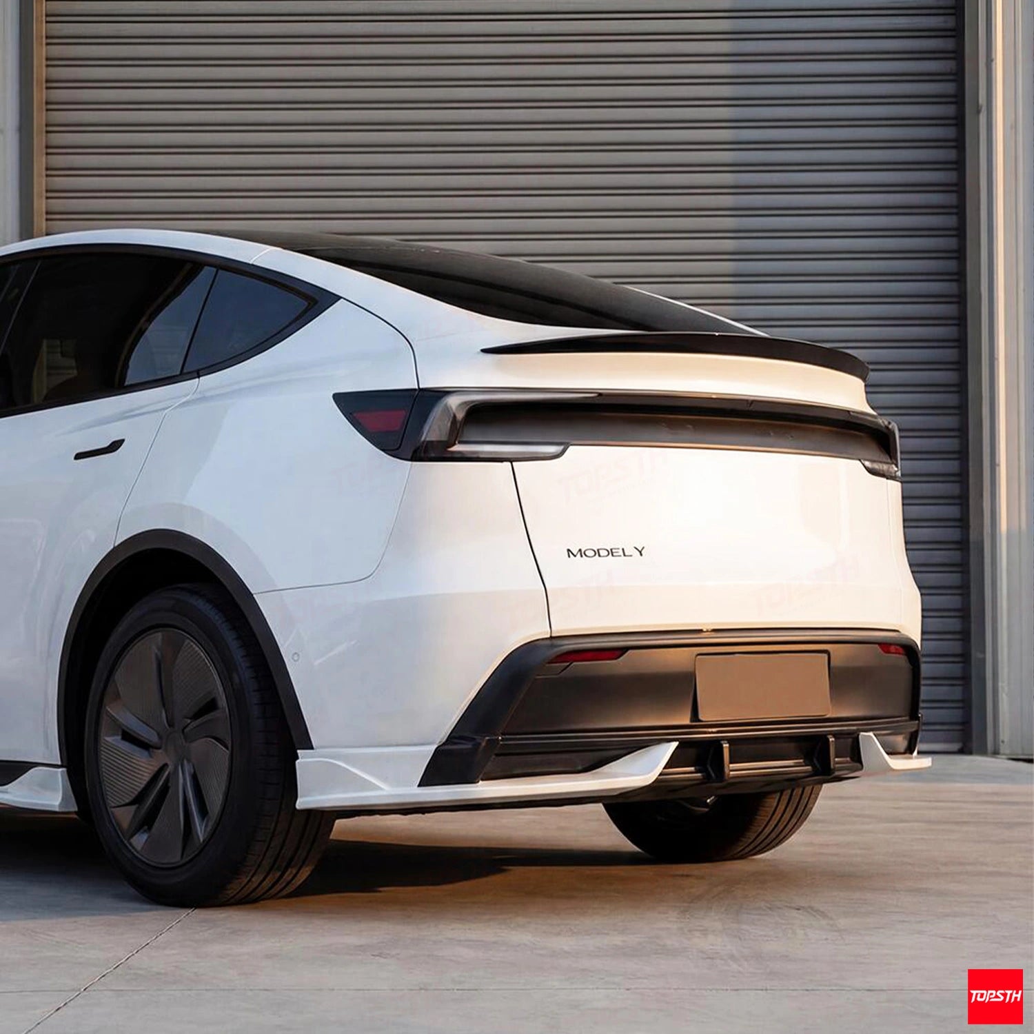 TOPSTH RES Style ABS Body Kit for 2025+ Tesla Model Y juniper, Rear Diffuser Detail.