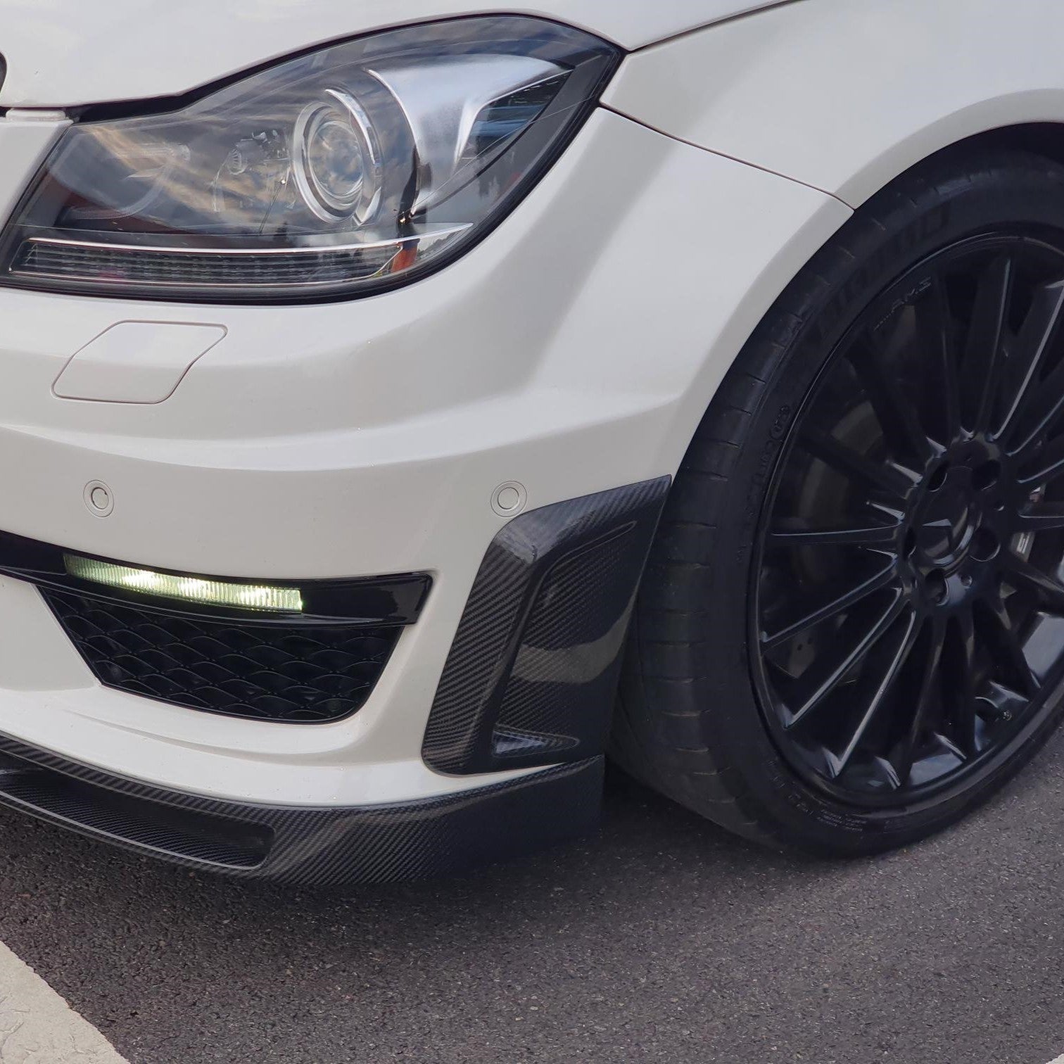 Mercedes-Benz Carbon Fiber Frontstoßstange Lüftungsgitter für W204 C63 FL
