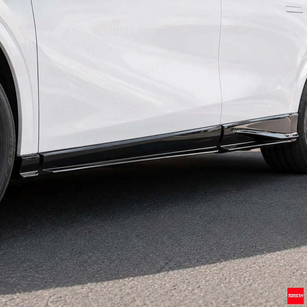 TOPSTH YG Style ABS Body Kit for 2025+ XPeng G6, Side Skirts Detail.