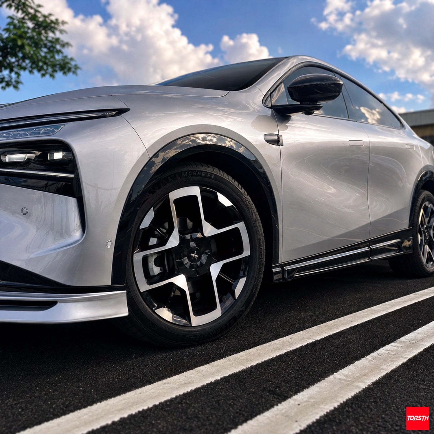 TOPSTH TP Style ABS Body Kit for 2025+ Xpeng G7, Front 3 Quarter View.