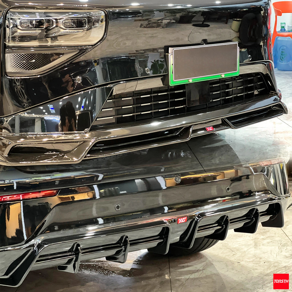 TOPSTH YG Style ABS Body Kit for 2025+ XPeng G9, Front 3 Quarter View.