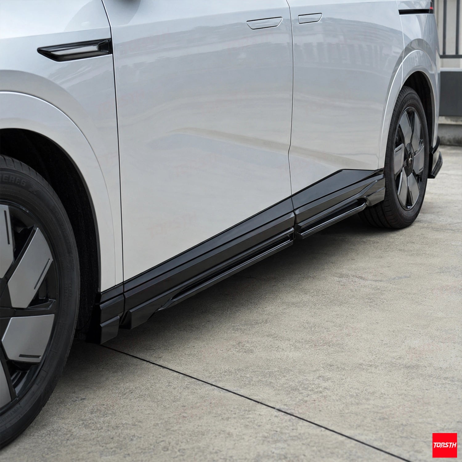 TOPSTH Interstellar YG Style ABS Body Kit for 2024 XPeng X9, Package Includes.